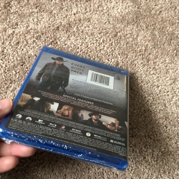 Yellowstone S4 - Picture 3 of 3